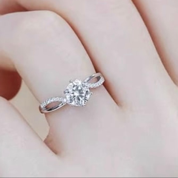 Natural Moissanite Solid 925 Sterling Silver Ring - Picture 5 of 9